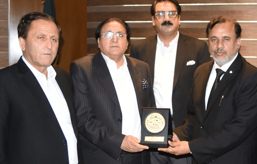 چیف جسٹس