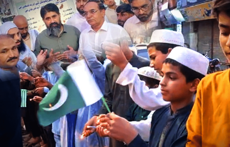 مظفرآباد میں شہدائے مئی کو سلامِ عقیدت، چراغاں اور دعا