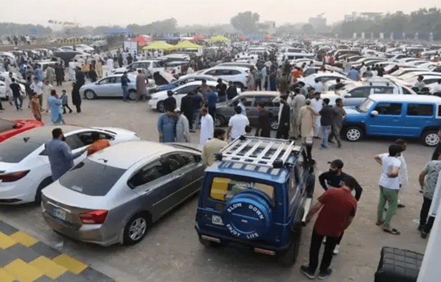 آئی ایم ایف کا پاکستان کو استعمال شدہ گاڑیوں کی درآمدی اسکیموں کا دوبارہ جائزہ لینےکا مشورہ