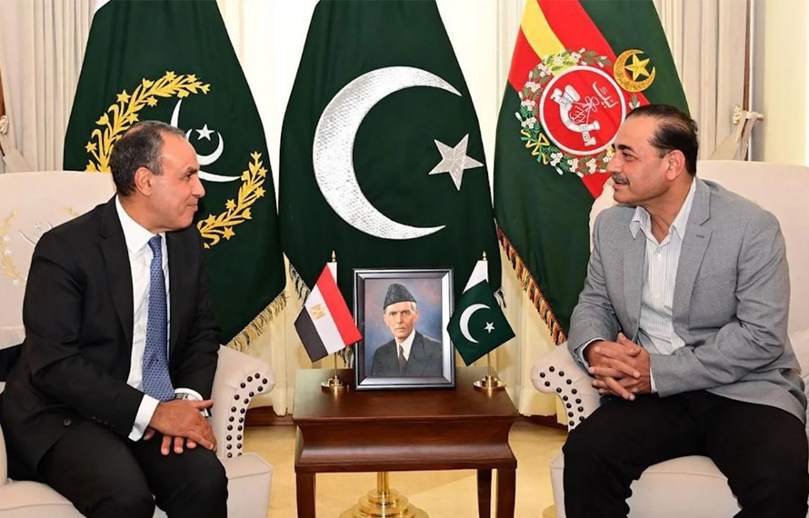 فیلڈ مارشل عاصم منیر سے مصری وزیر خارجہ کی ملاقات، دفاعی تعاون کے فروغ پر اتفاق