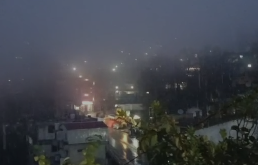 اکتوبر میں طوفانی بارشیں، پہاڑوں پر برفباری کا امکان ، محکمہ موسمیات