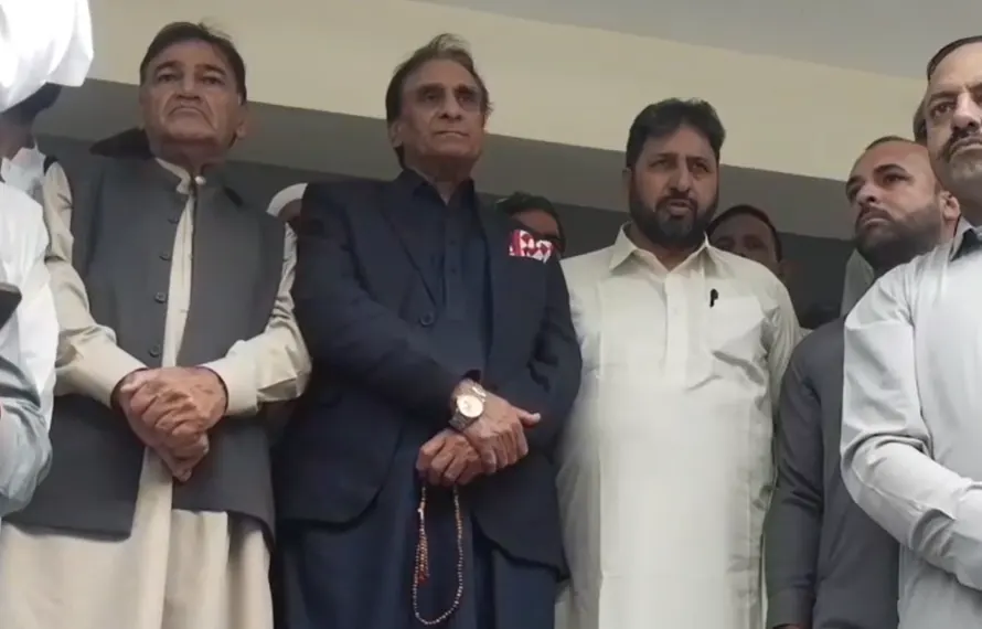 “مسترد ہو بھی جاتے تو الیکشن ضرور جیتتے”کاغذات کی منظوری کے بعد چوہدری لطیف اکبر کا دبنگ اعلان