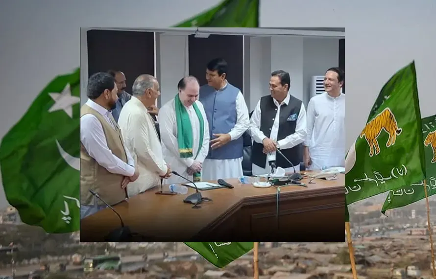 ڈڈیال کی سیاسی صورتحال! پی ٹی آئی کے چوہدری اظہر صادق ن لیگ میں شامل، ٹکٹ ملنے پر تنازع کھڑا ہو گیا