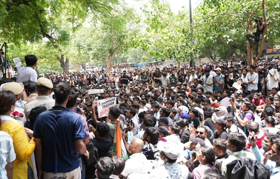 کاکروچ جنتا پارٹی