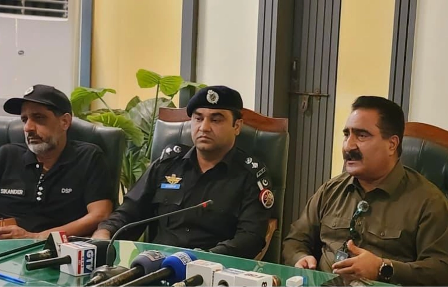 میرپور میں کرفیو :انسانی جانوں کے ضیاع اور ہسپتال پر قبضے کی خبریں من گھڑت،ڈپٹی کمشنر ساجد اسلم