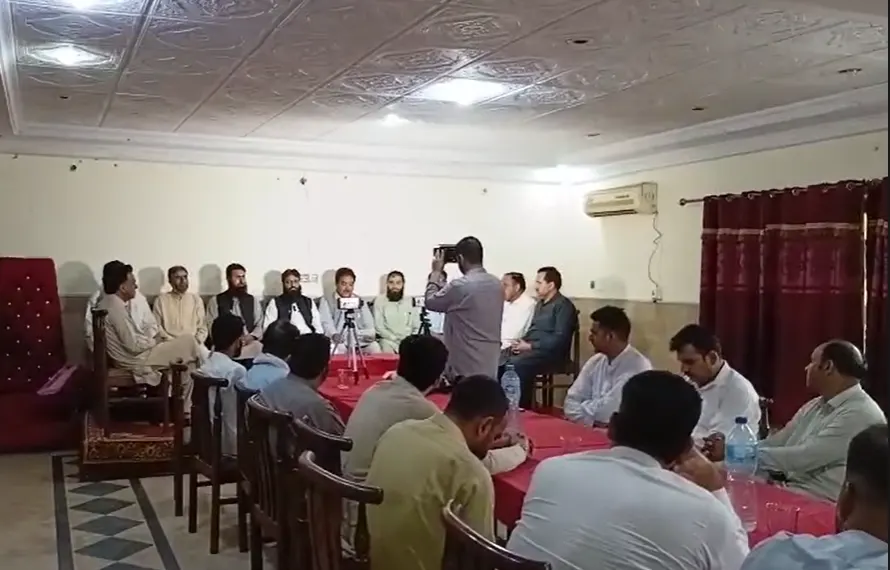 الیکشن میں صرف 48 گھنٹے باقی: حلقہ راج محل میں بڑا سیاسی دھماکہ، جموں کشمیر یونائٹڈ موومنٹ کا امیدوار دستبردار