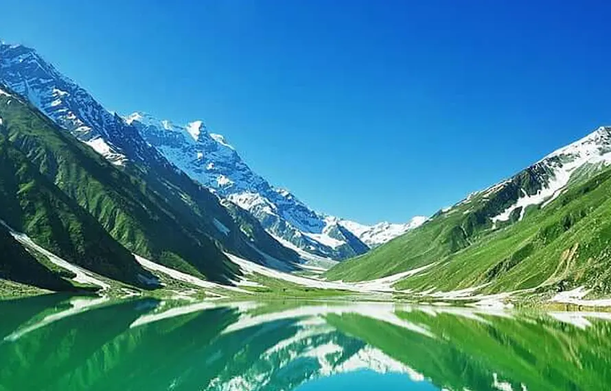 کاغان اور بابوسر ٹاپ پر لینڈ سلائیڈنگ اور سیلابی صورتحال کا خطرہ: سیاحوں کے لیے اہم انتباہ جاری
