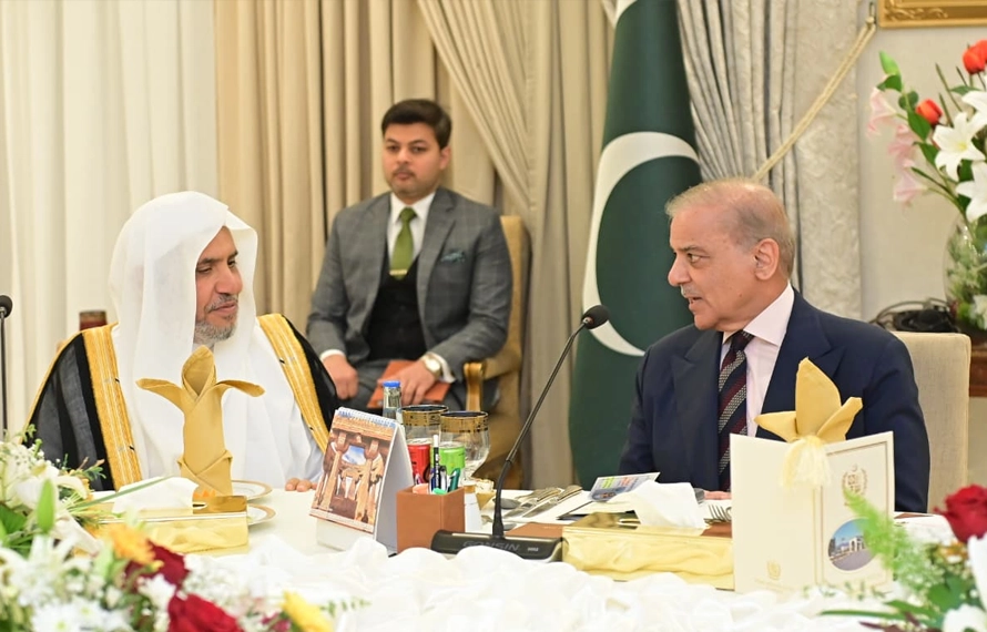 وزیراعظم شہبازشریف سے سیکرٹری جنرل مسلم ورلڈ لیگ شیخ ڈاکٹر محمد بن عبدالکریم العیسیٰ کی اہم ملاقات