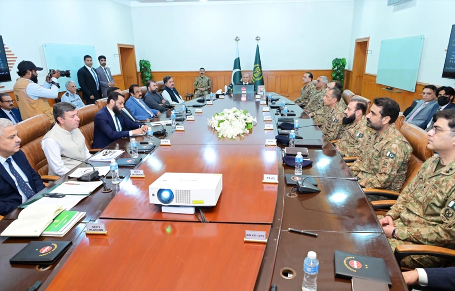 وزیراعظم شہبازشریف کا فیلڈ مارشل کے ہمراہ دورہ کوئٹہ،دہشتگرد نیٹ ورکس کوکچلنے کا عزم