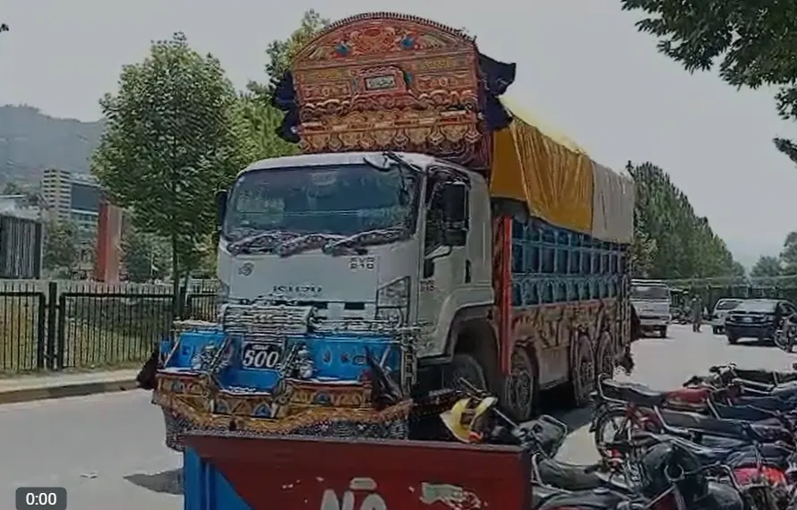 مظفرآباد اور گردونواح میں تجارتی سرگرمیاں معمول کے مطابق برقرار، بازار اور مارکیٹیں کھل گئیں