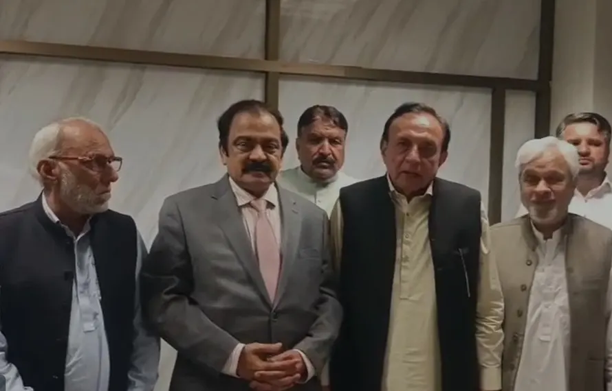 رانا ثناء اللہ کی موجودگی میں ن لیگ اور پی ٹی آئی رہنماؤں کی کرنل وقار نور کی حمایت
