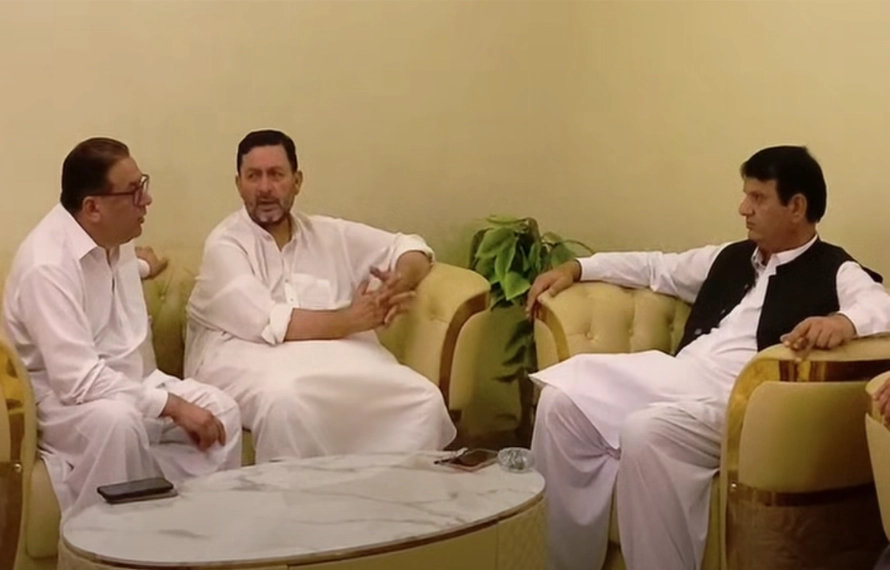 فاروق سکندر انجینئر امیر مقام کی درخواست پر انتخابات سے دستبردار