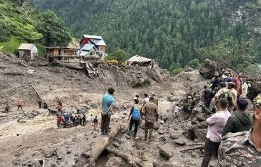 مقبوضہ کشمیر، بادل پھٹنے سے کئی علاقوں میں سیلابی صورتحال، رابطہ سڑکیں بند، فصلیں تباہ