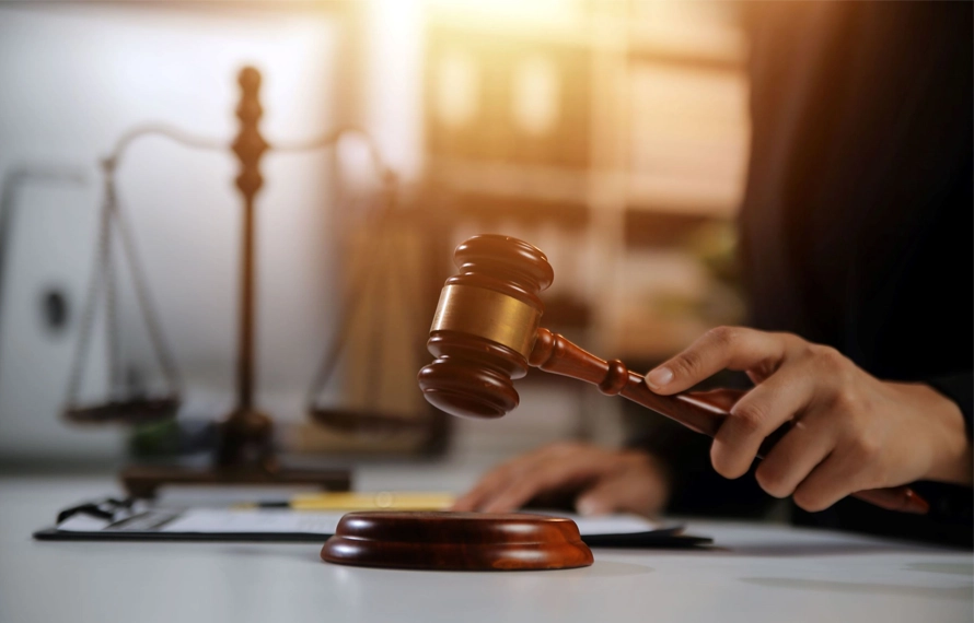 ابوظہبی،ریستوران کیخلاف ہتک آمیز ویڈیو شیئر کرنیوالی خاتون پر بھاری جرمانہ