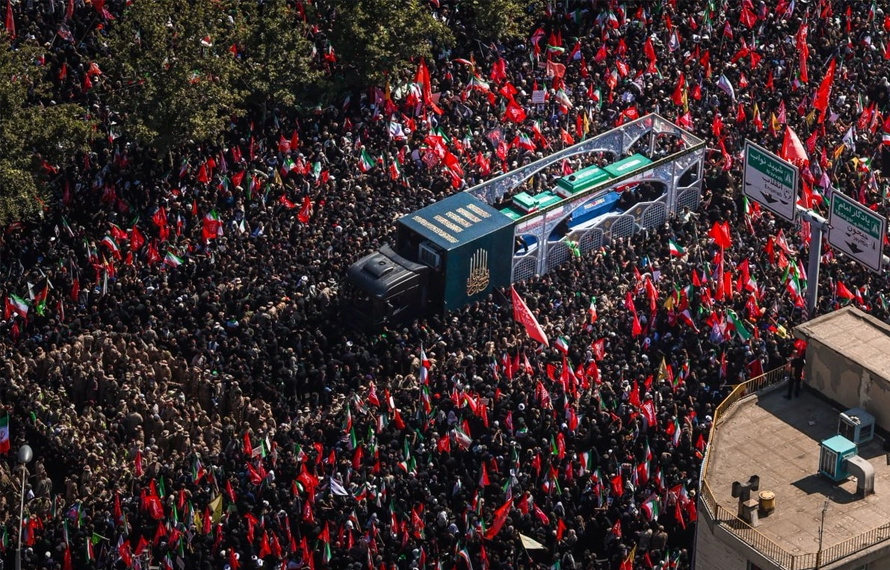 خامنہ ای شہید کی میت قم پہنچا دی گئی، آج پھر نماز جنازہ ادا ہوگی