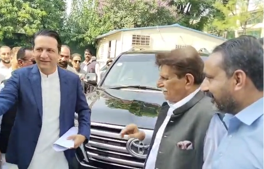 افتخار گیلانی