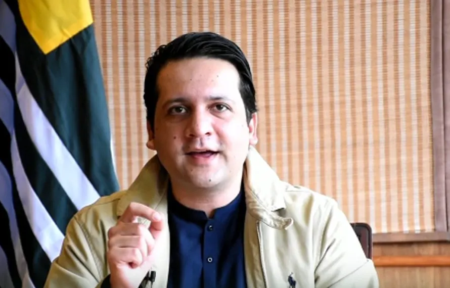 افتخار گیلانی سے متعلق سوشل میڈیا خبروں کی تردید: نواز شریف سے ملاقات  کا دعویٰ بے بنیاد