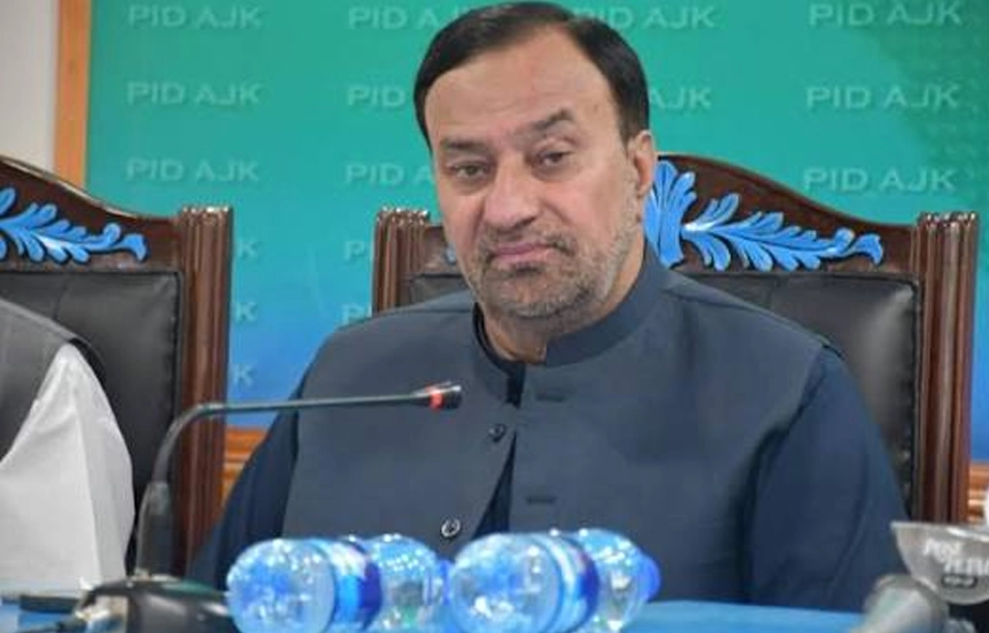 ن لیگی ایجنٹ نے بیلٹ پیپر پھاڑ دیا، پولنگ معطل، میاں عبدالوحید کا نوٹس لینے کا مطالبہ