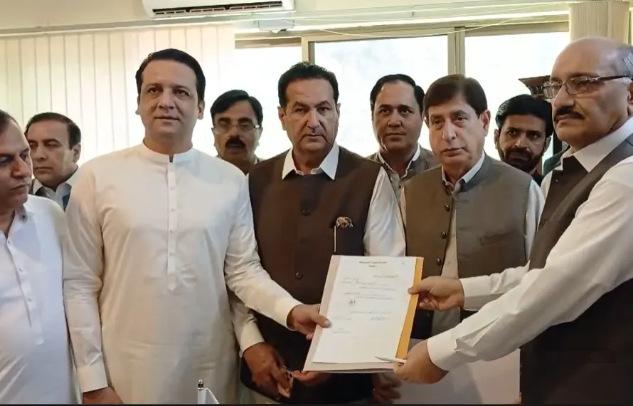 آزاد کشمیر قانون ساز اسمبلی: سپیکر اور ڈپٹی سپیکر کے کاغذات نامزدگی جمع کروا دیے گئے