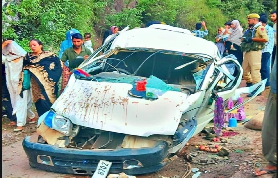 مقبوضہ کشمیر: پونچھ میں ٹریفک کا المناک حادثہ 6افرادجاں بحق، متعدد زخمی