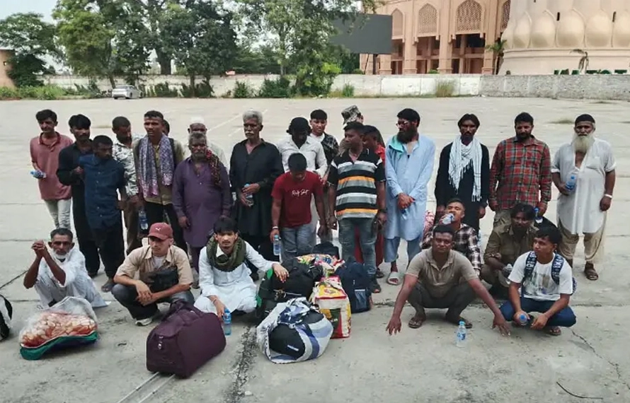 بھارت میں قید 25پاکستانی شہری رہا، وطن واپس پہنچ گئے