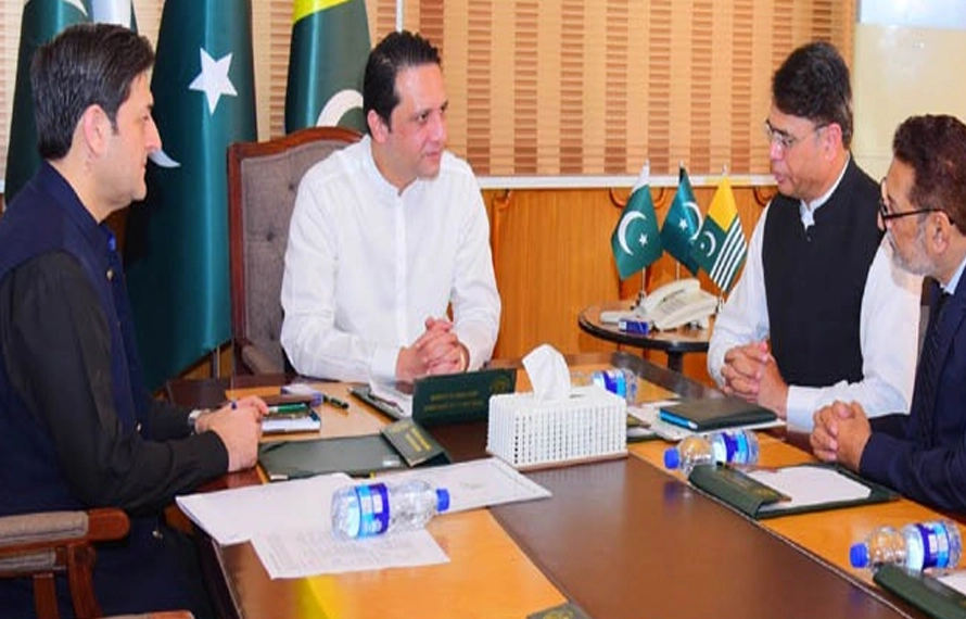 دفاتر کے چکر ختم، شہری آن لائن مختلف سروسز سےمستفید ہونگے،وزیراعظم
