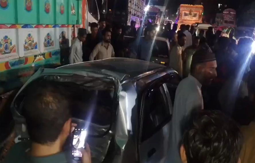 مظفرآباد: ویسٹرن بائی پاس پر مزدا بے قابو، چار گاڑیاں تباہ، 6 افراد زخمی