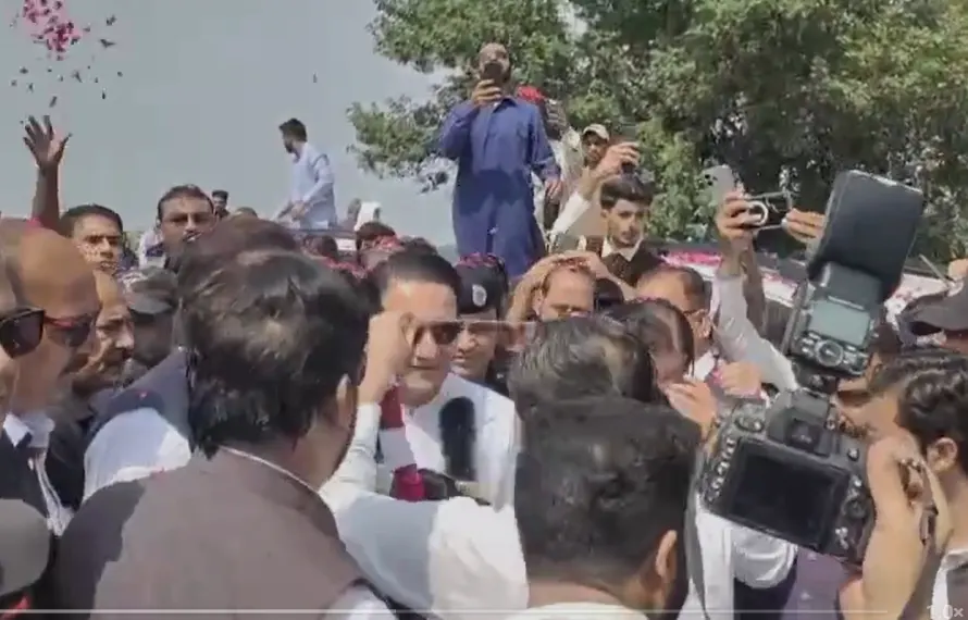 وزیراعظم آزاد کشمیر افتخار گیلانی کا ضلع بھمبر کا پہلا سرکاری دورہ، پرتپاک استقبال