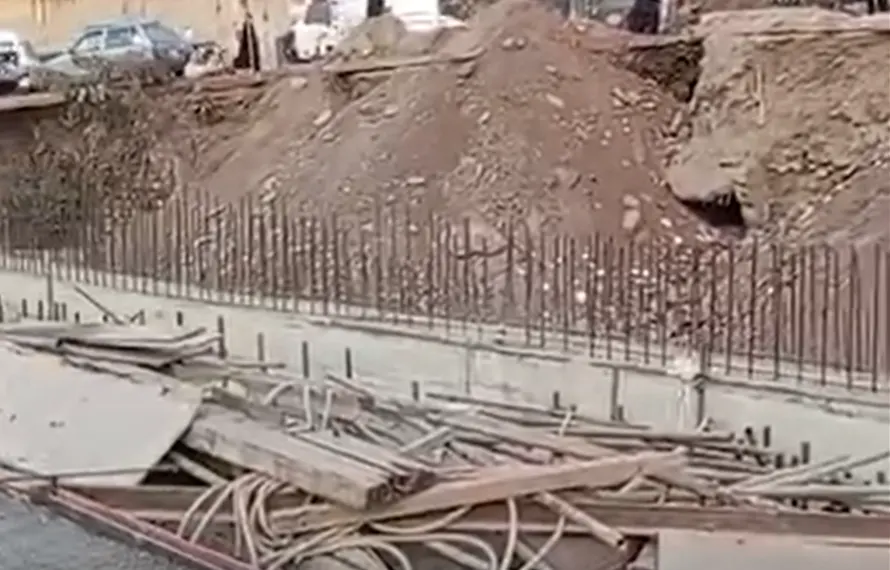 مظفرآباد: سی ایم ایچ فلائی اوور پروجیکٹ کی تاخیر پر برہمی، ٹھیکیدار کو 45 دن کی ڈیڈ لائن جاری