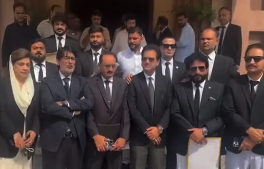 کشمیر سے متعلق احتجاج: سابق سینیٹر مشتاق خان سمیت 96 افراد کی ضمانتیں منظور،رہائی کا حکم