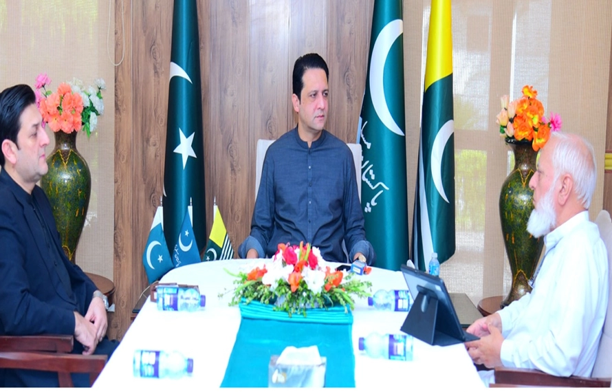 وزیراعظم گیلانی سے چیئرمین کیریکٹر ایجوکیشن فائونڈیشن محمود احمد کی ملاقات، تعلیمی امور پر تبادلہ خیال