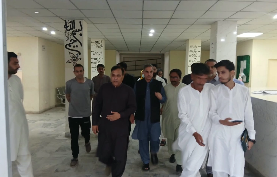ڈاکٹر مصطفیٰ بشیر عباسی کا رول ہیلتھ سنٹر گڑھی دوپٹہ کا دورہ،طبی سہولیات فراہمی کی یقین دھانی