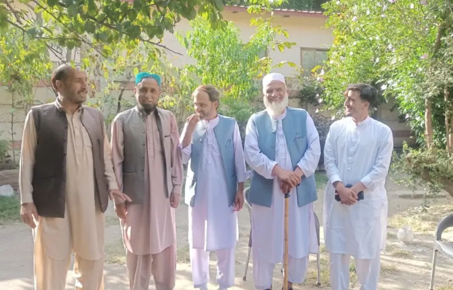 کشمیر کی حسین وادیوں میں سیاحوں کا رش، وادیٔ نیلم میں شیخ معراج خالد کی شاندار مہزبانی
