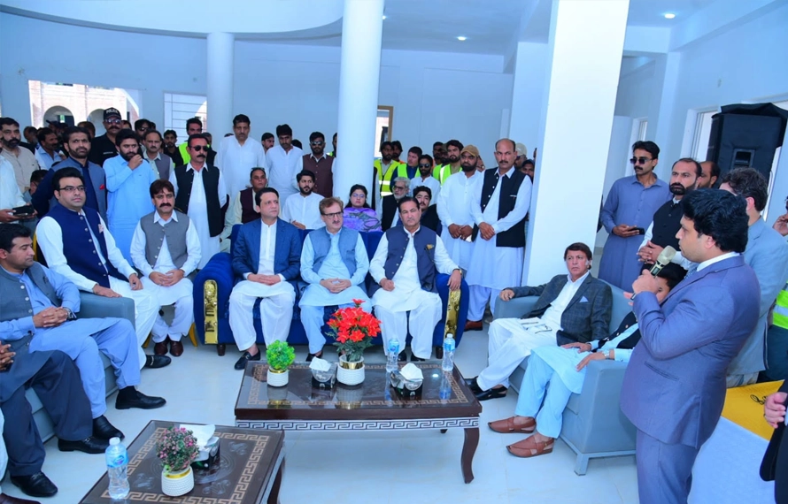حکومت سازی مکمل، عوامی محرومیوں کا ازالہ کرینگے، وزیراعظم افتخار گیلانی