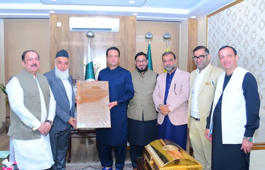 وزیراعظم آزاد کشمیر سے ورلڈ کشمیر فورم کے وفد کی ملاقات، سیاحت اور سرمایہ کاری پر گفتگو