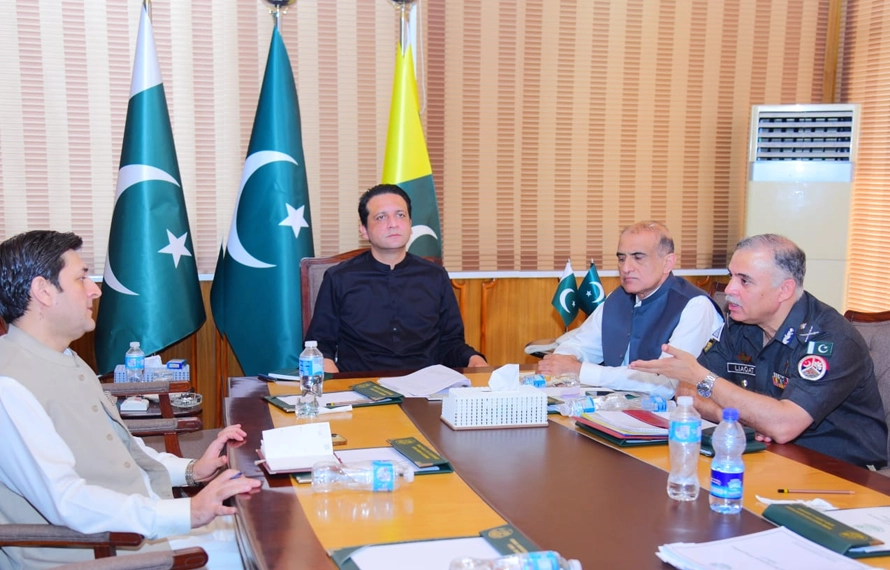 وزیراعظم افتخار گیلانی کی زیرصدارت پہلا اجلاس، اصلاحاتی ایجنڈے پر عملدرآمد کا فیصلہ