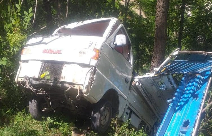 سوات : بارات سے بھری گاڑی حادثے کا شکار، ایک جاں بحق،15 افراد زخمی