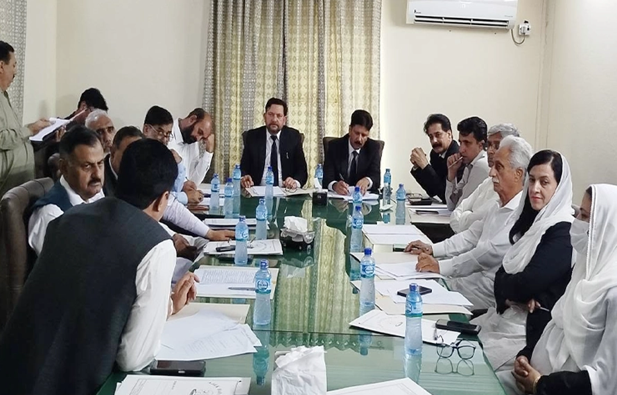 آزادکشمیر بارکونسل کا عوامی مسائل حل کیلئے وزیراعظم گیلانی سے ملاقات کا فیصلہ