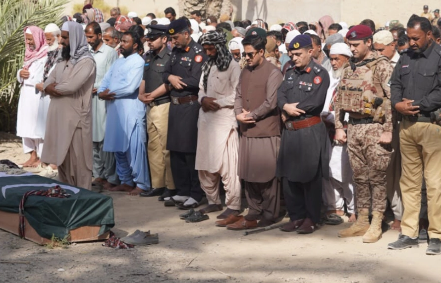 لانس نائیک شاہ حسین شہید کی نمازِ جنازہ ادا،کمانڈنٹ پنجگور رائفلز کا اظہار تعزیت