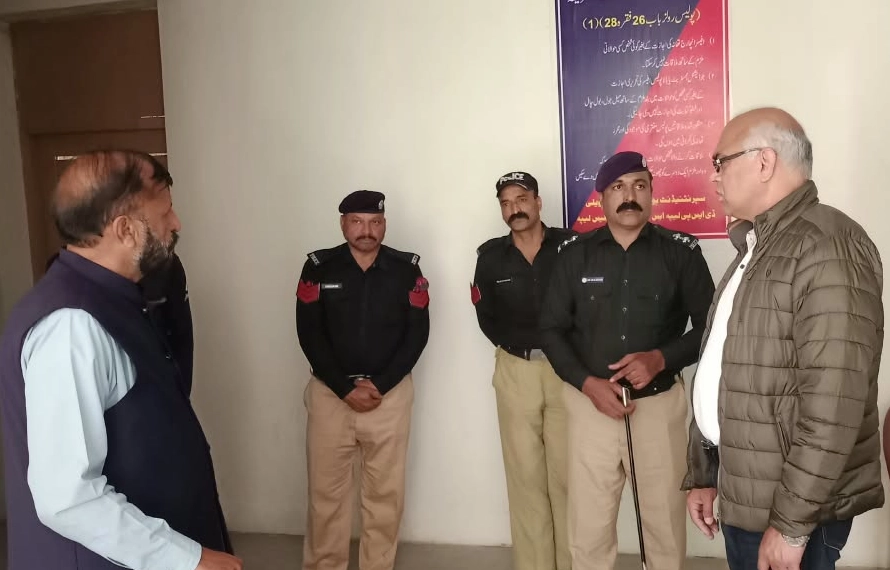 ایڈیشنل آئی جی پولیس وادی لیپہ پہنچ گئے، افسران سے اہم ملاقات