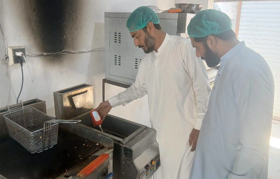فوڈ اتھارٹی ٹیم کا سماہنی میں خصوصی آپریشن، متعدد خلاف ورزیوں پر جرمانے