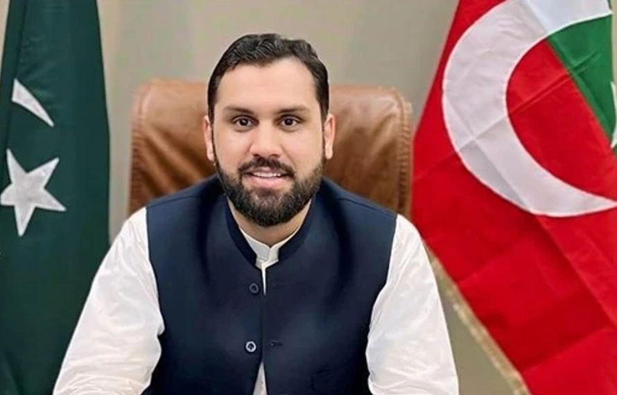 اقتدارجاتے ہی مینا خان آفریدی بھی روپوش، قانونی گرفت سے بچنے کیلئے نیا ڈرامہ بے نقاب