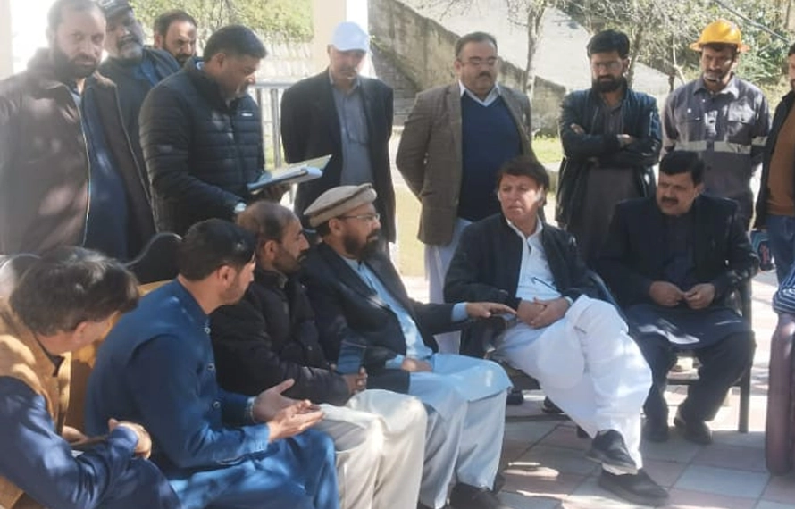وادی لیپہ ،جنگلات کے تحفظ کیلئے بلدیاتی نمائندگان میدان میں آگئے، وقار نور سے ملاقات