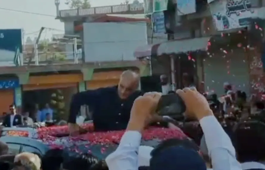 پلندری:صدر نجیب نقی کا والہانہ استقبال، عوام نے بائیکاٹ کی کال کو مسترد کر دی