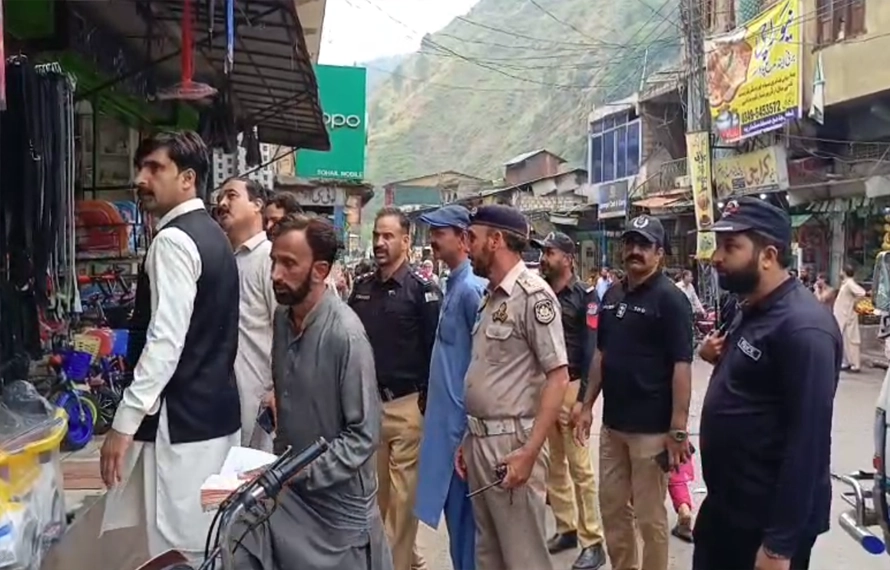 جہلم ویلی: اسسٹنٹ کمشنر کا تجاوزات کیخلاف گرینڈ آپریشن، انتباہ جاری