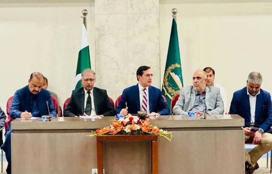 پی ٹی آئی پارلیمانی پارٹی کے اجلاس میں گرما گرمی، اندرونی کہانی سامنے آ گئی