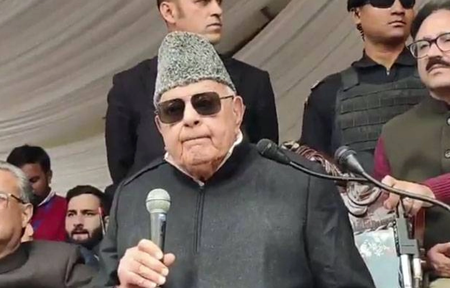 پاکستان ہمارا محافظ، کشمیری بھارت کا مقابلہ نہیں کرینگے تو مٹ جائیں گے،فاروق عبداللہ