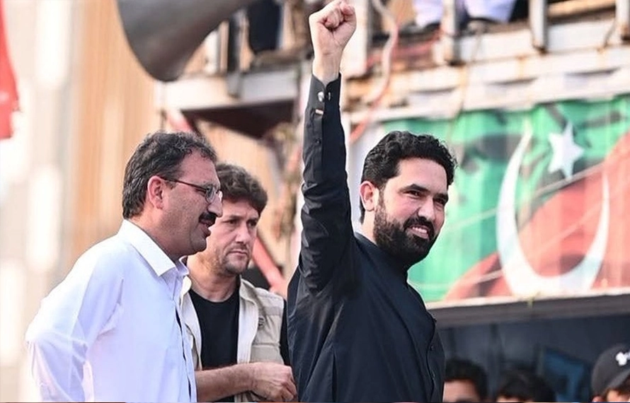ایمرجنسی نافذ ہوتے ہی وزیراعلیٰ سہیل آفریدی کو حراست میں لے لیا
