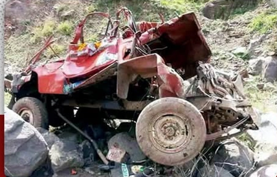 مظفرآباد:سیاحوں کی گاڑی کو المناک حادثہ،خاتون جاں بحق،شوہر زخمی