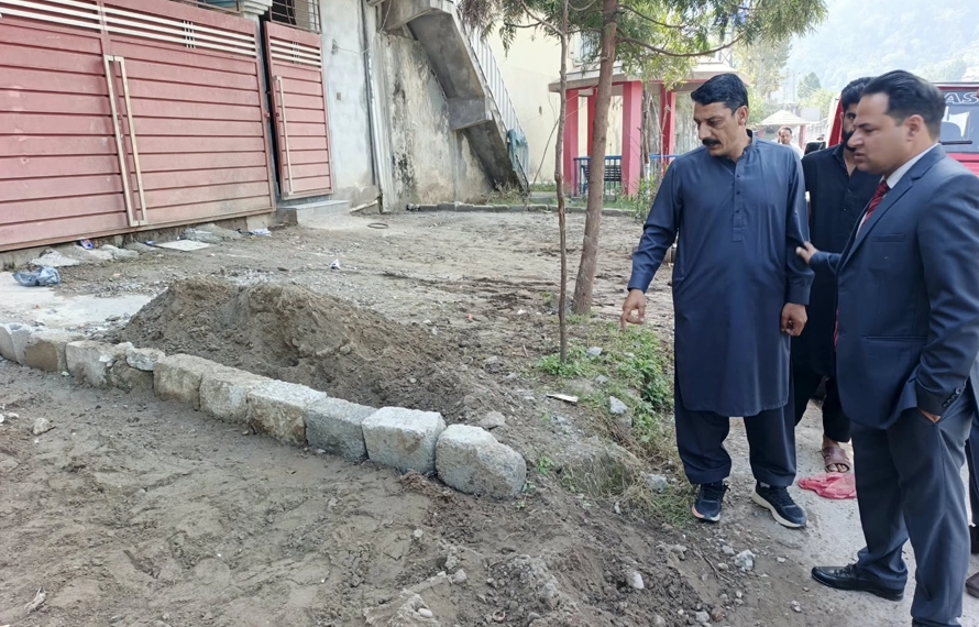مظفرآباد: واک وے پر قائم غیر قانونی تجاوزات مسمار